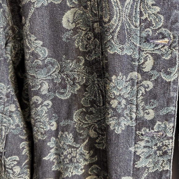 Chico’s Denim Jacket Floral size 2 All Cotton Lightweight Holiday Christmas - Picture 11 of 13